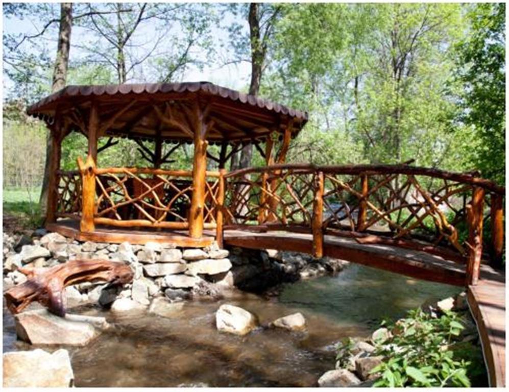 Pensiunea Pentru Tine Prietene Arcani ภายนอก รูปภาพ